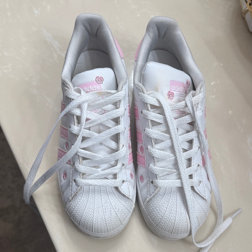 KIDS Adidas White Sneakers with Pink Stripes